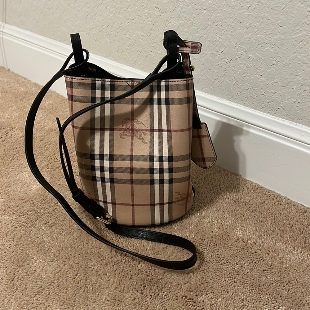 NWT Burberry Bucket/ Crossbody Bag